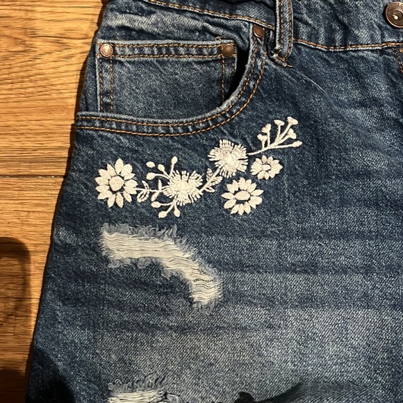 Jean Shorts - Picture 2 of 4